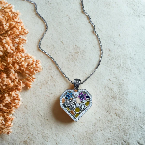 garden of love heart pendant