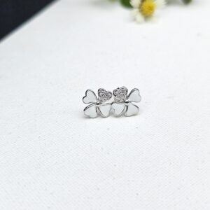frosted bloom studs earrings