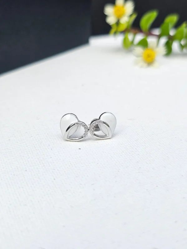 pure leaflet studs