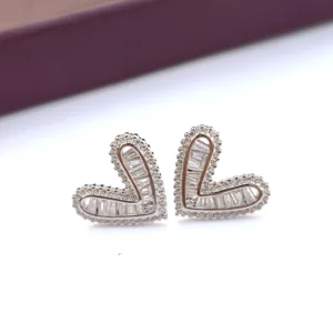 ❤ the baguette heart studs ❤