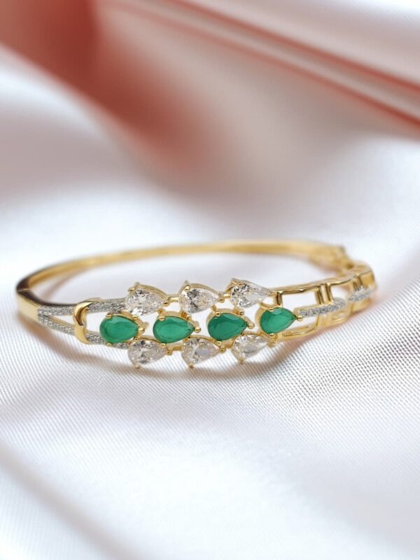 emerald spark classic kada