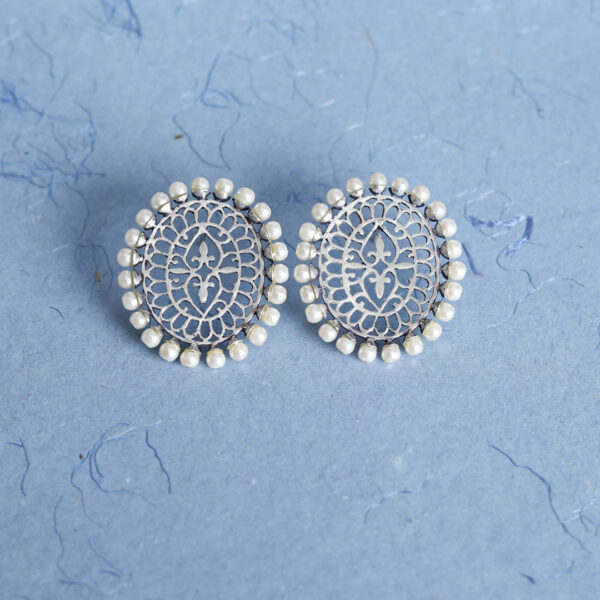 silver jaali studds