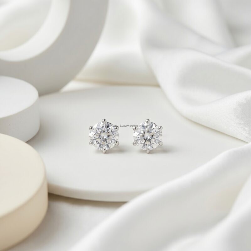 Solitaire studs prongs in 925 sterling silver