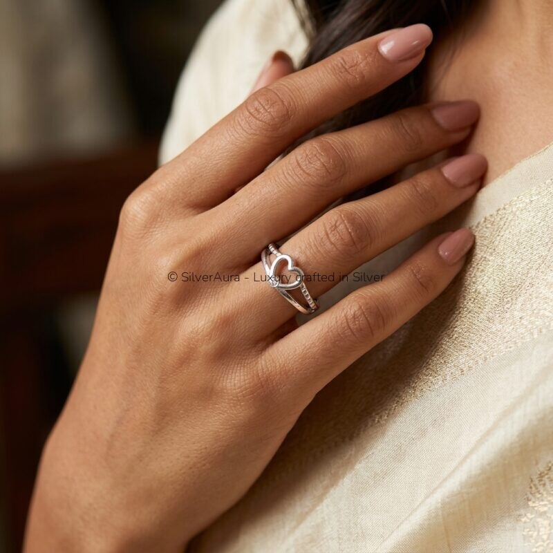 Fellow heart ring, close-up view