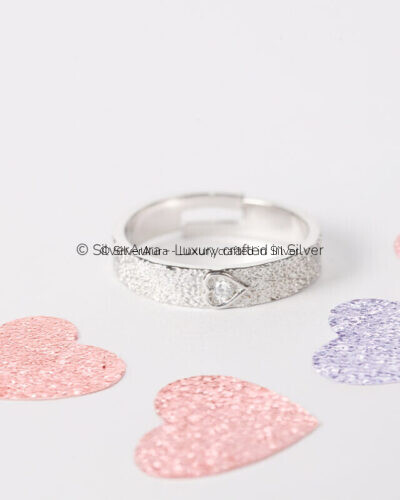 Heart band silver ring in 925 sterling silver