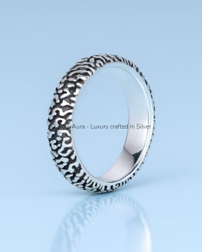 Patterned black band ring in 925 sterling silver