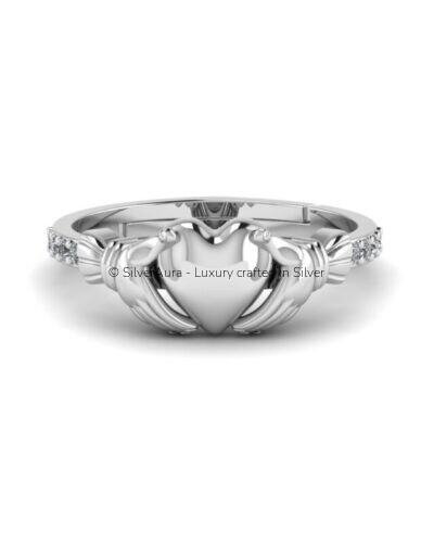 Heart and hands silver ring in 925 sterling silver