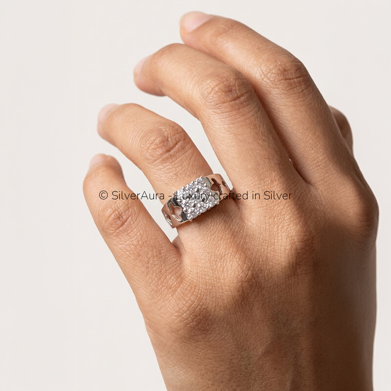 Maple leaf ring, close-up view